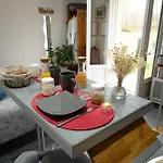 L'escale Sud Gironde - Sejour En Amoureux Avec Jacuzzi Privatif - Piscine - Massage Traiteur & Brunch Possibles アパート *