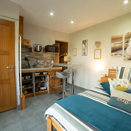 L'escale Sud Gironde - Sejour En Amoureux Avec Jacuzzi Privatif - Piscine - Massage Traiteur & Brunch Possibles アパート