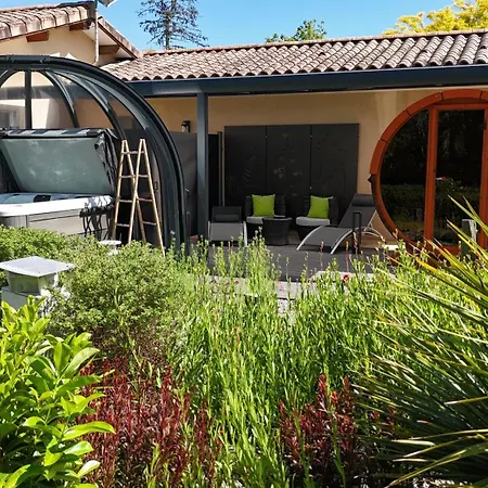 L'escale Sud Gironde - Sejour En Amoureux Avec Jacuzzi Privatif - Piscine - Massage Traiteur & Brunch Possibles アパート *